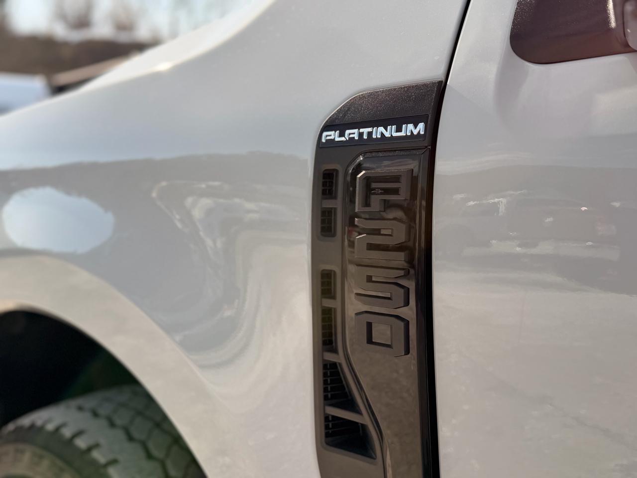 Ford F-250 SD Platinum Crew Cab 4WD 2025