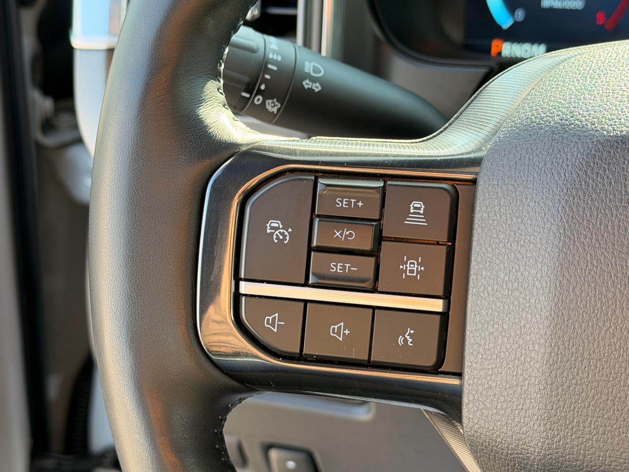 Ford F-250 SD Platinum Crew Cab 4WD 2025