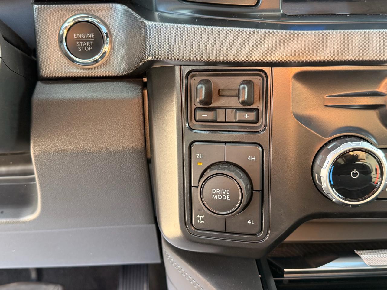 Ford F-250 SD Platinum Crew Cab 4WD 2025