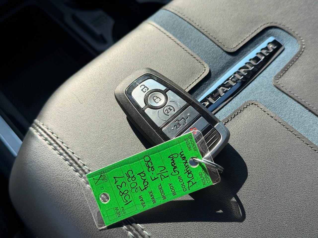 Ford F-250 SD Platinum Crew Cab 4WD 2025