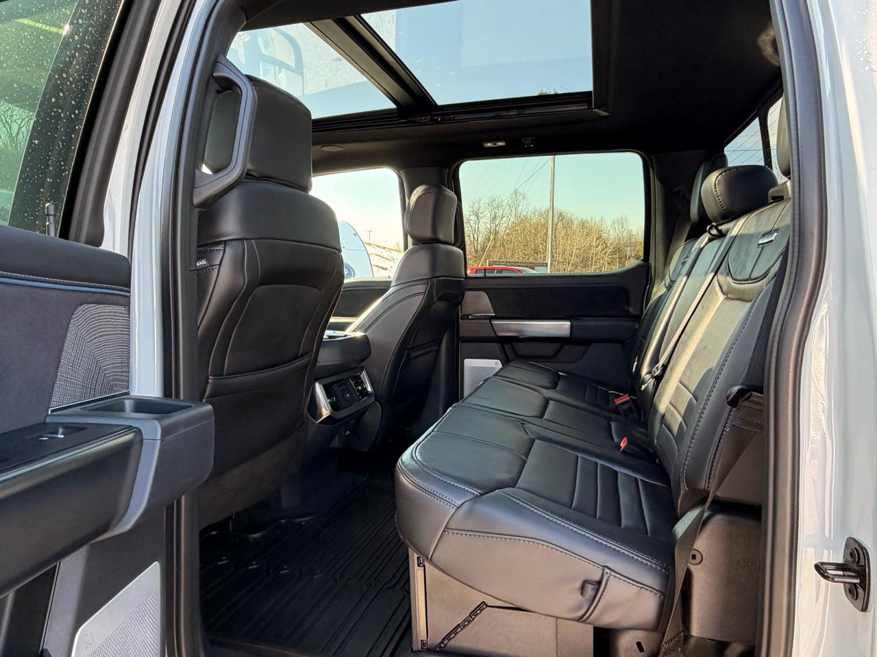 Ford F-250 SD Platinum Crew Cab 4WD 2025