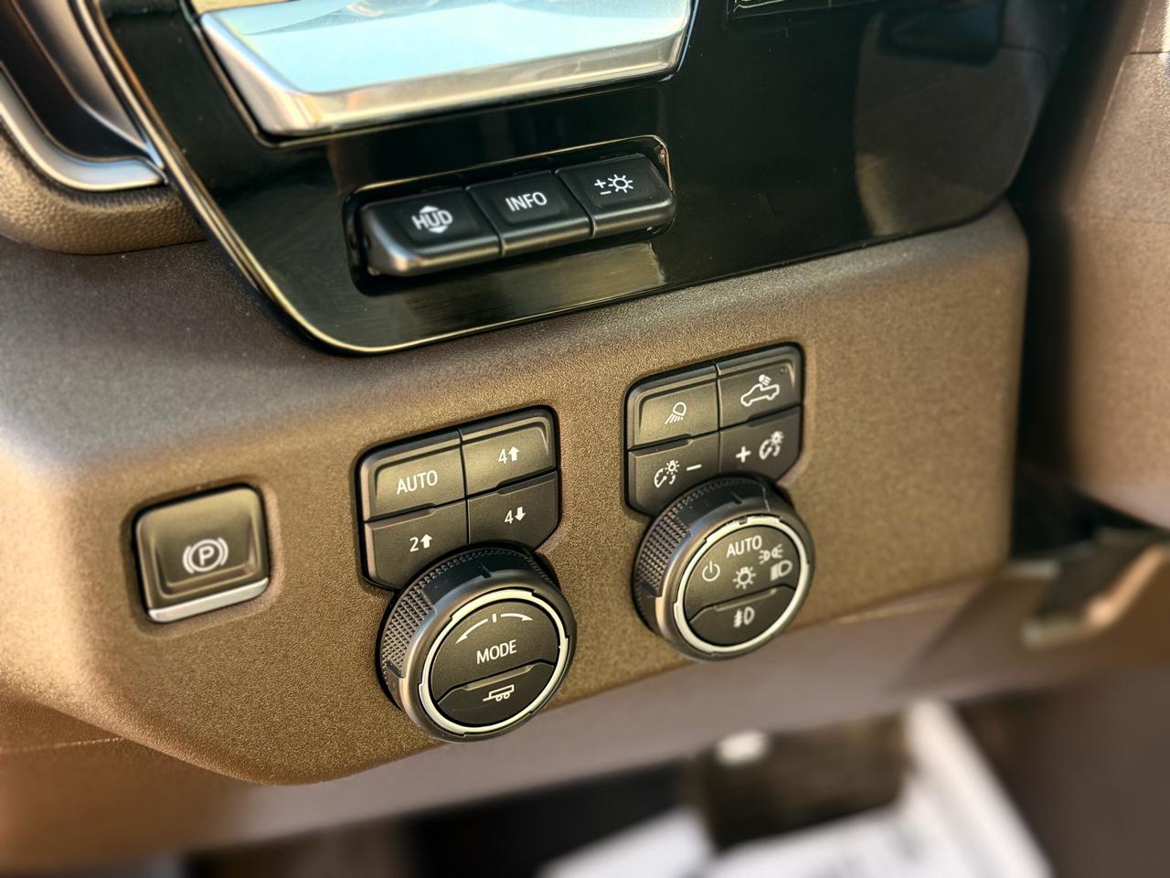 Chevrolet Silverado 2500HD LTZ Crew Cab 4WD 2024