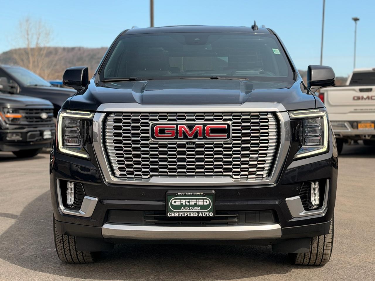GMC Yukon XL Denali 4WD 2024