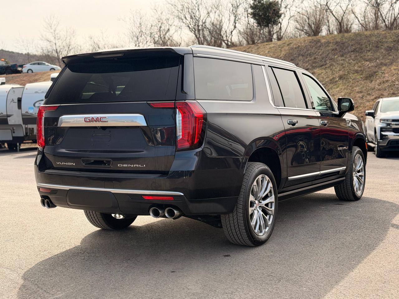GMC Yukon XL Denali 4WD 2024