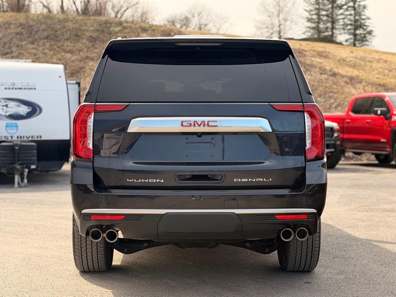 GMC Yukon XL Denali 4WD 2024