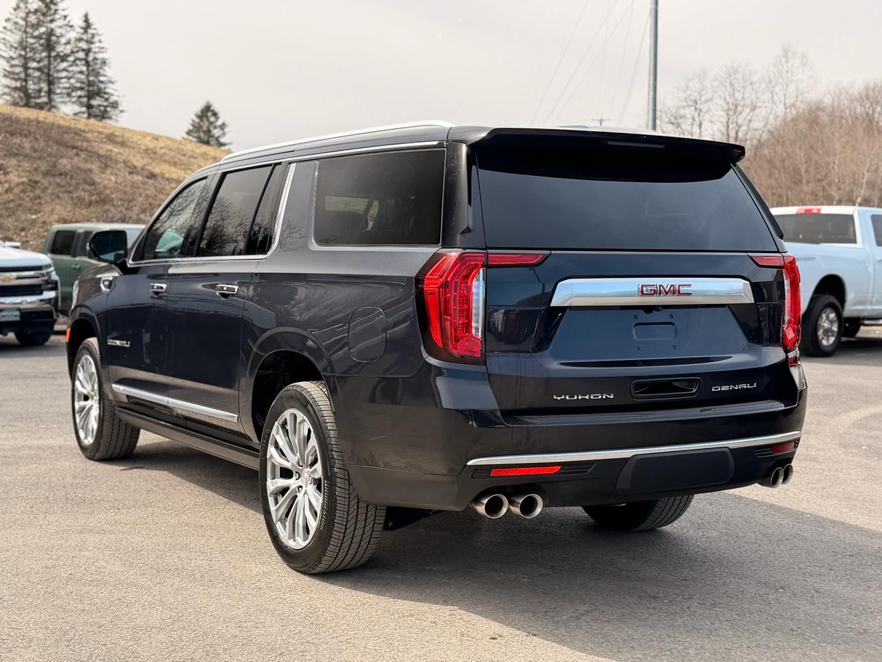 GMC Yukon XL Denali 4WD 2024