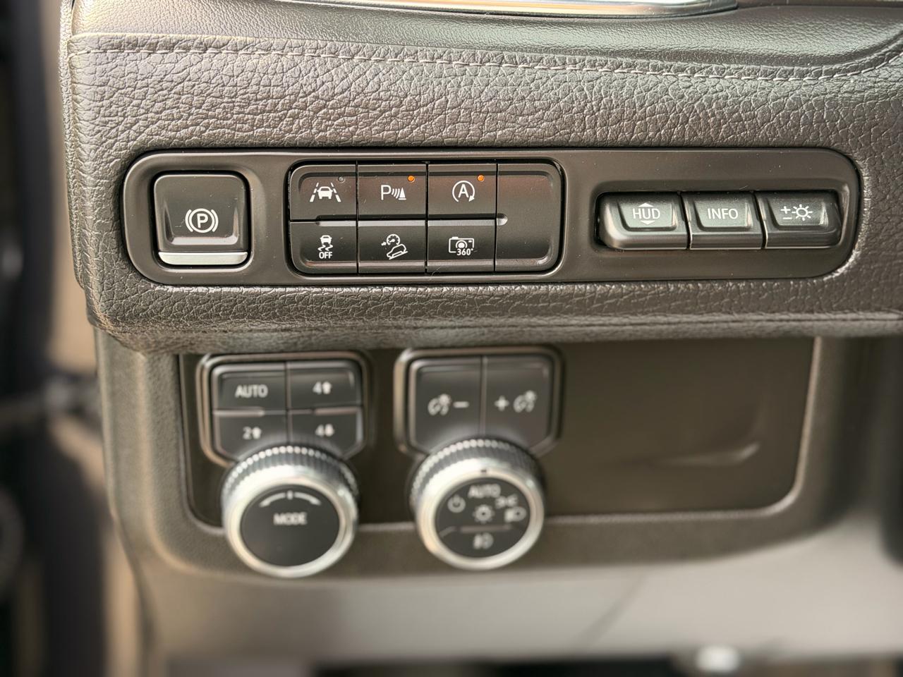 GMC Yukon XL Denali 4WD 2024