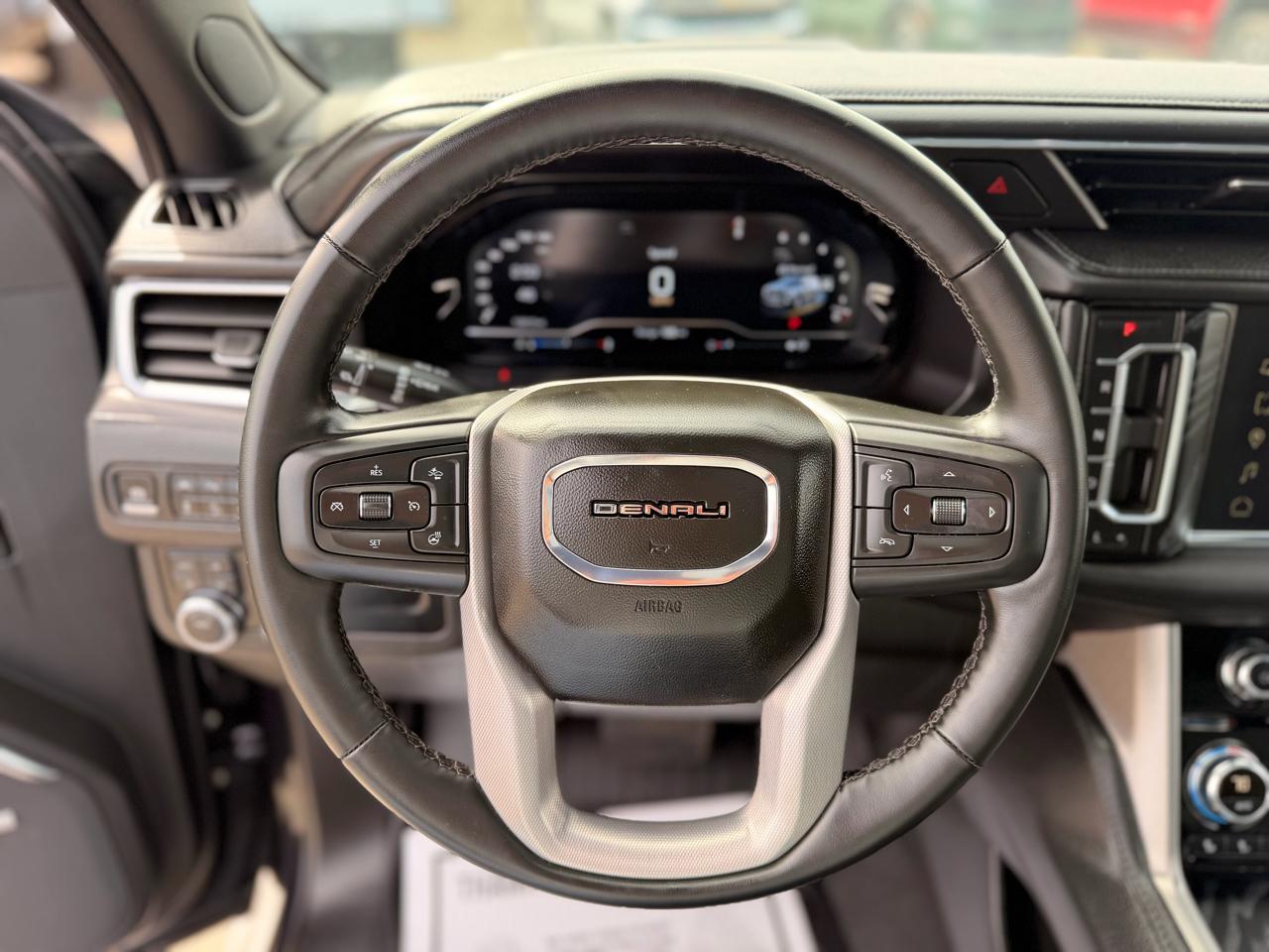 GMC Yukon XL Denali 4WD 2024