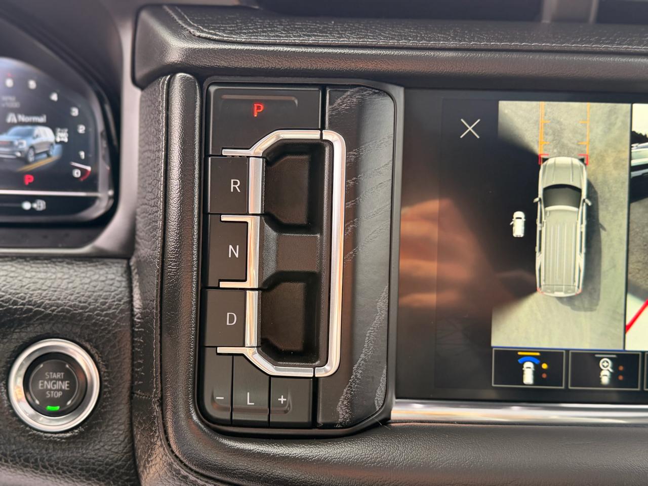 GMC Yukon XL Denali 4WD 2024