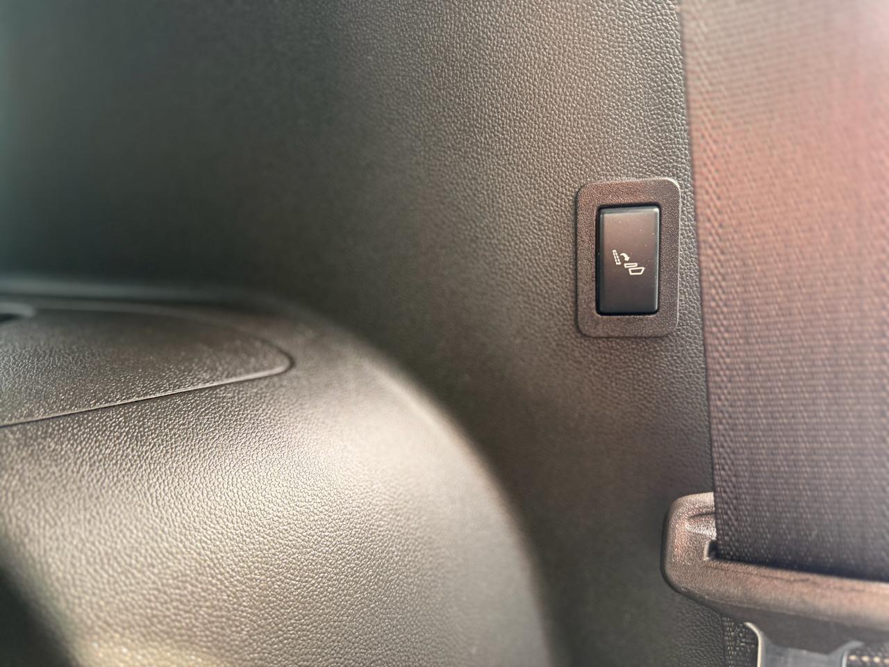 GMC Yukon XL Denali 4WD 2024