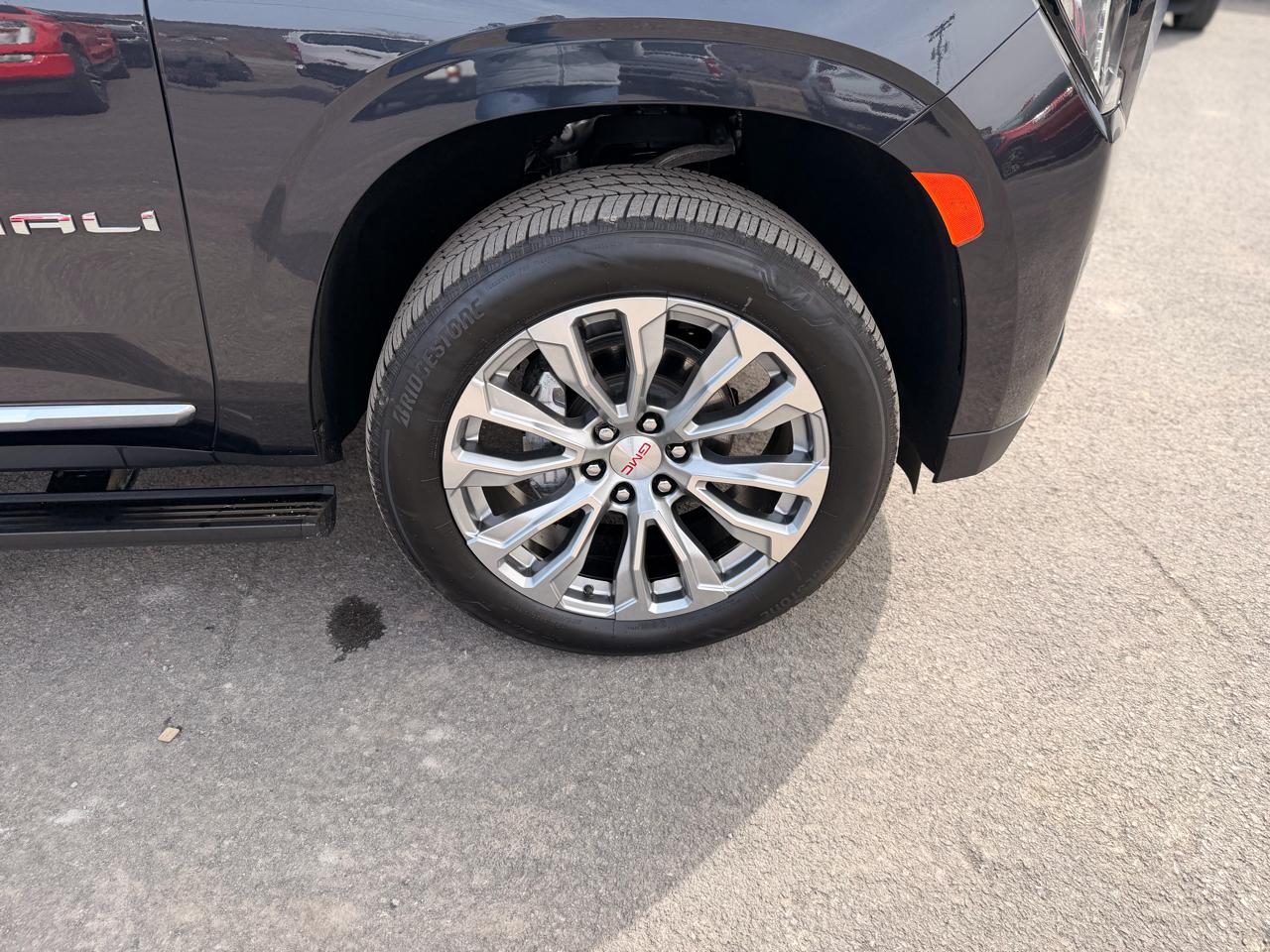 GMC Yukon XL Denali 4WD 2024