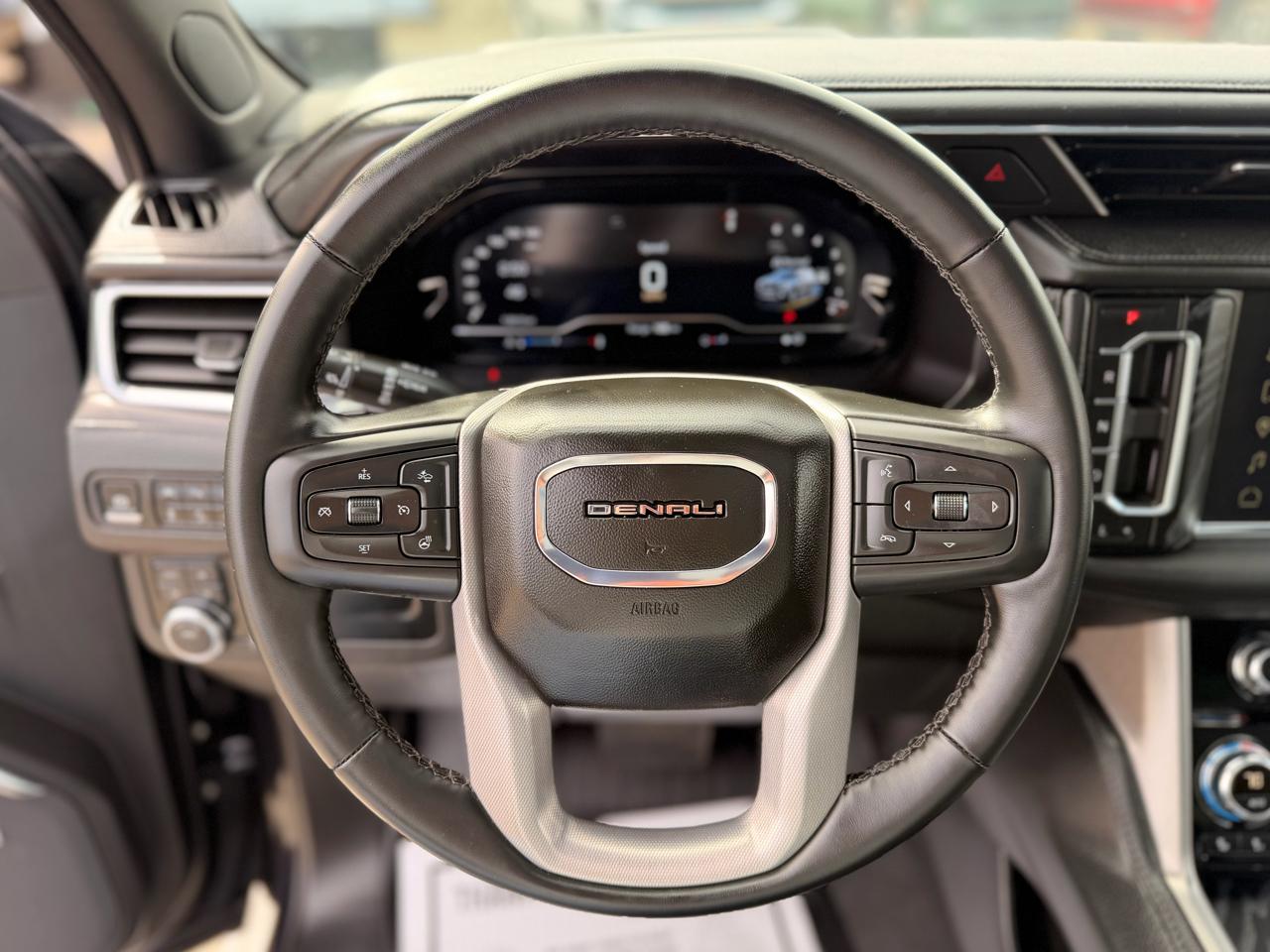 GMC Yukon XL Denali 4WD 2024