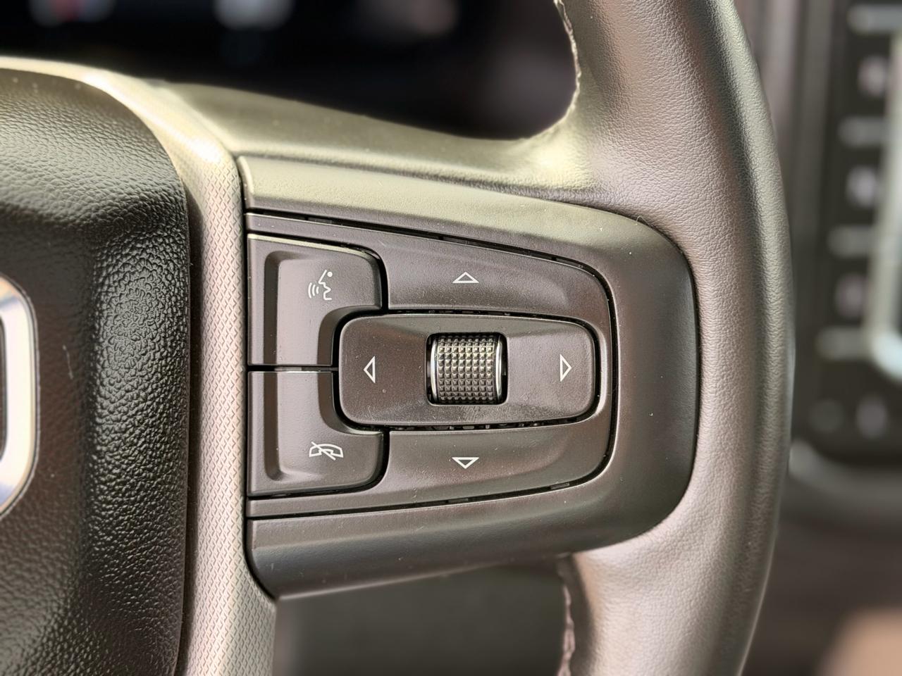 GMC Yukon XL Denali 4WD 2024