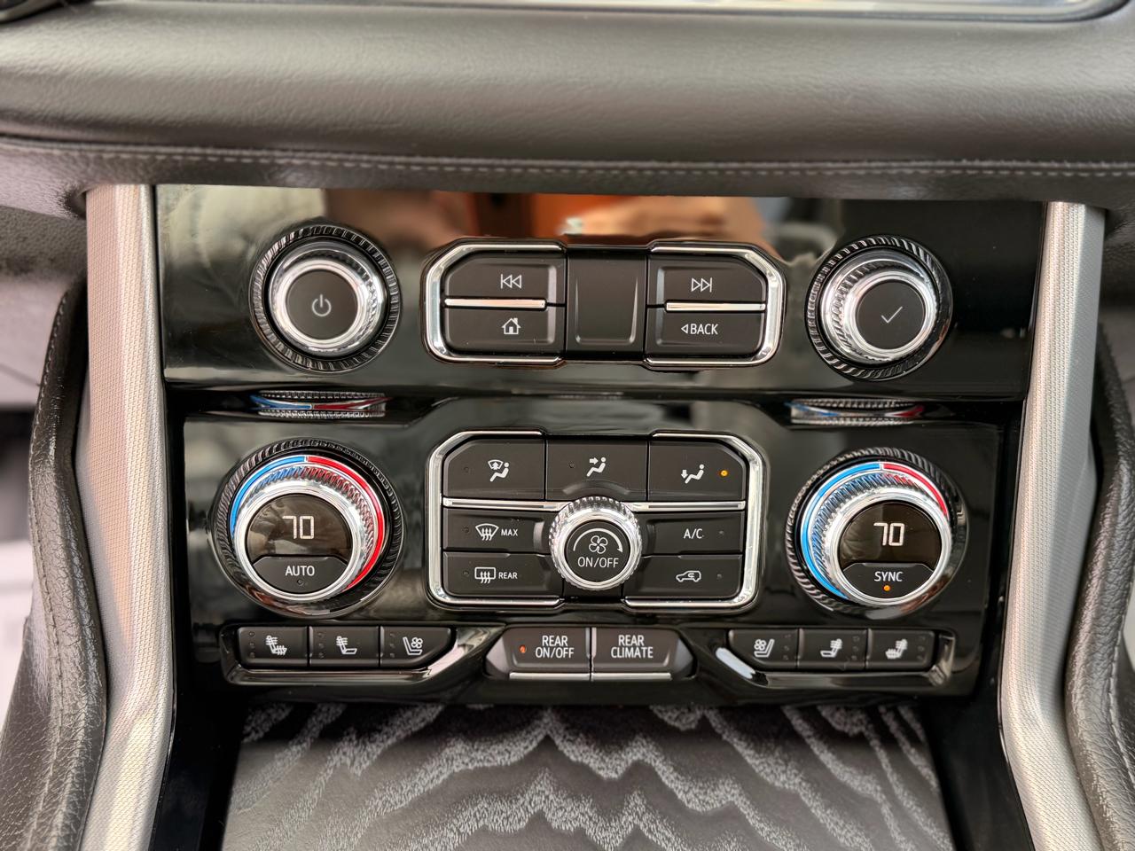 GMC Yukon XL Denali 4WD 2024