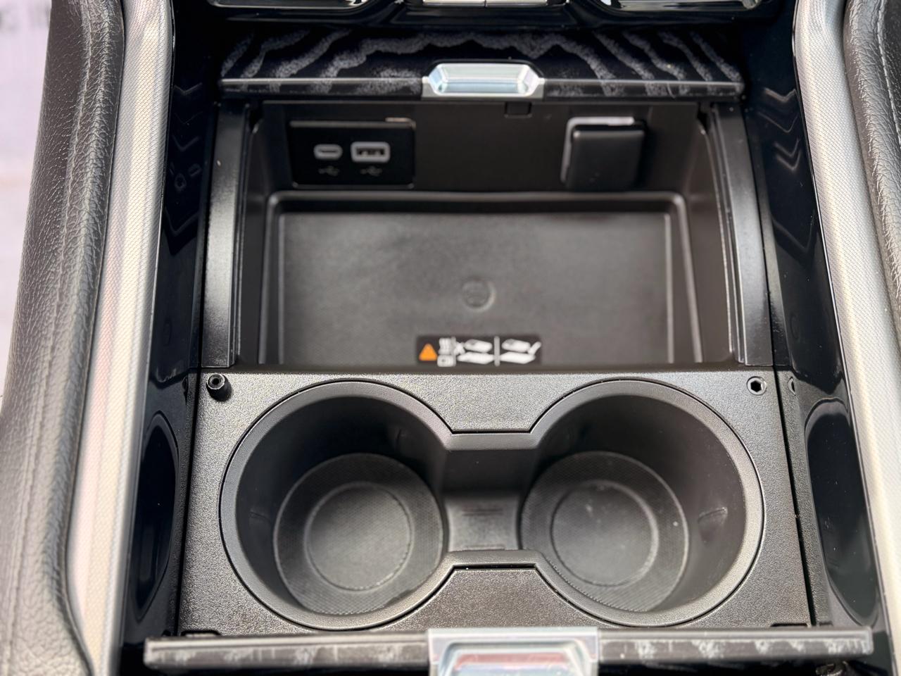 GMC Yukon XL Denali 4WD 2024