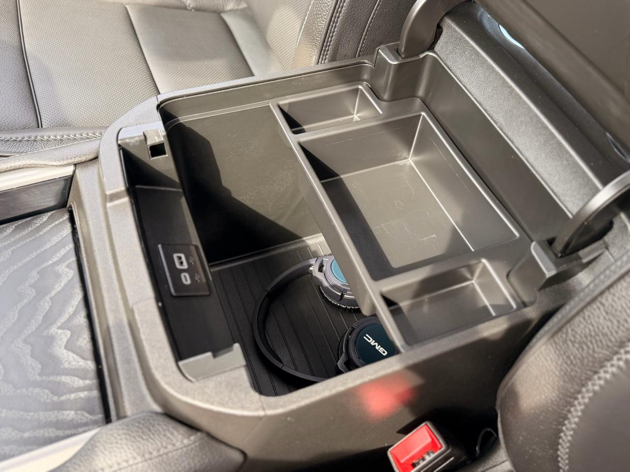 GMC Yukon XL Denali 4WD 2024