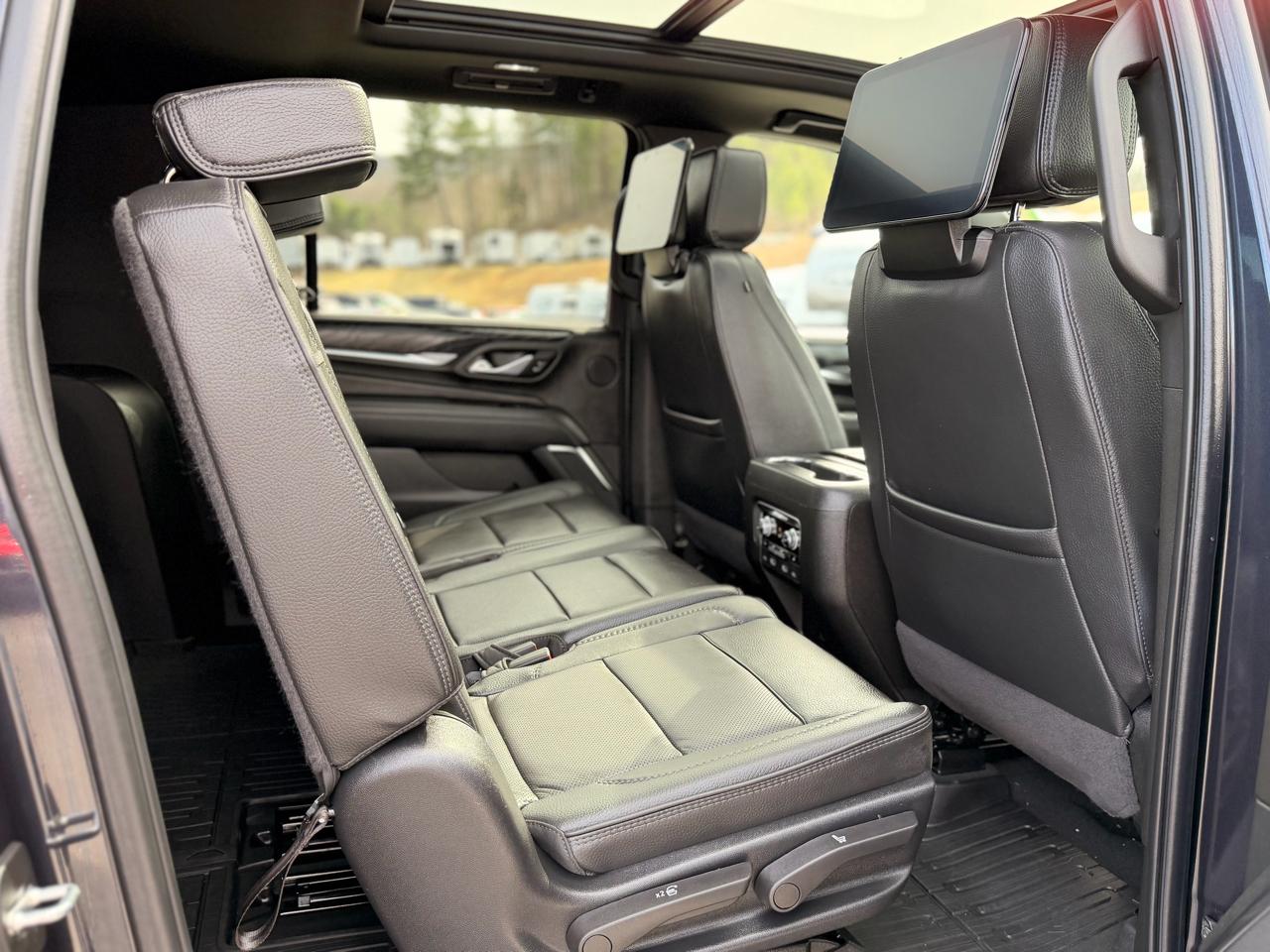 GMC Yukon XL Denali 4WD 2024