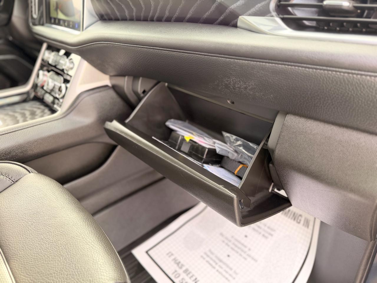 GMC Yukon XL Denali 4WD 2024