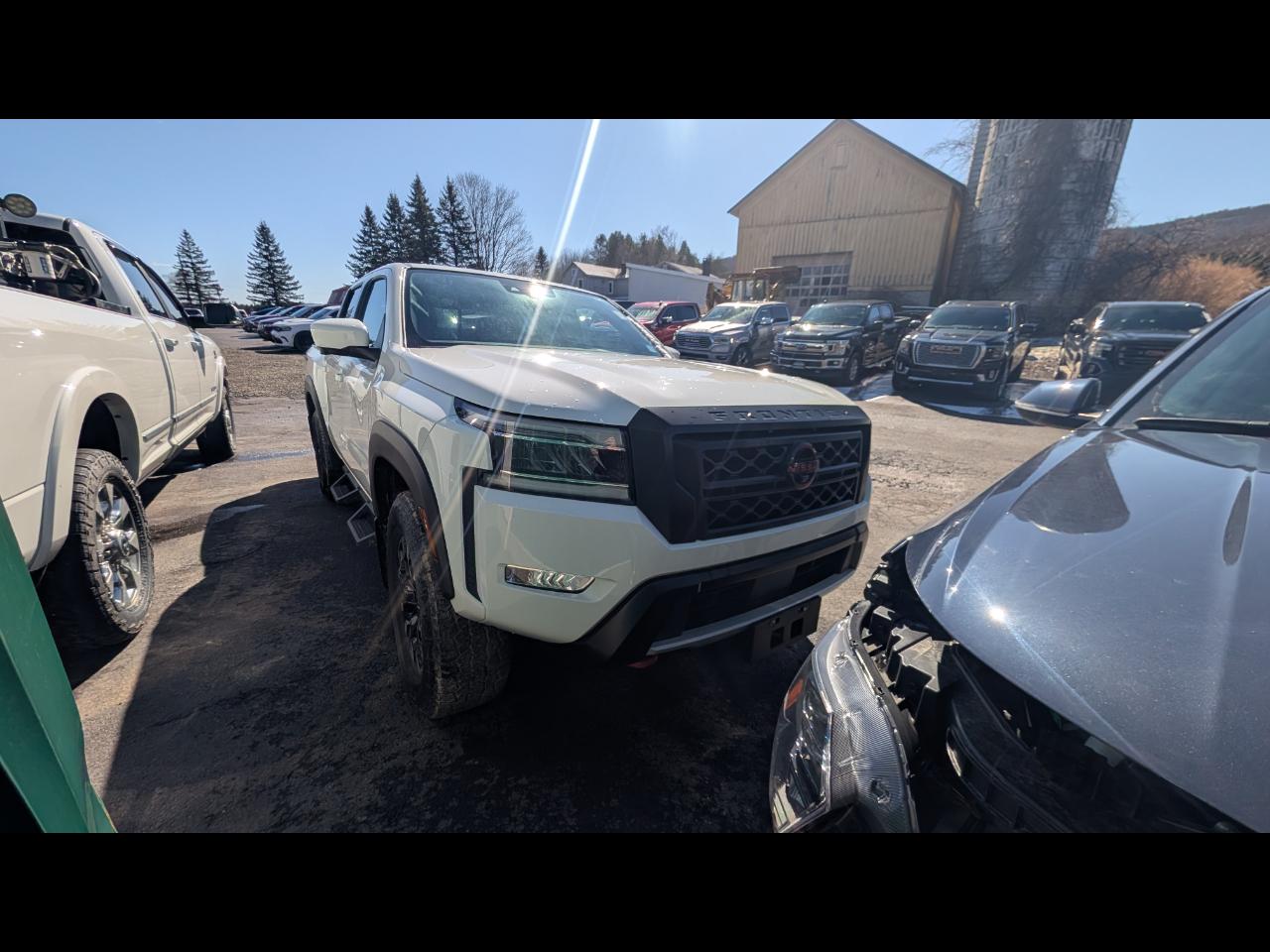 Nissan Frontier PRO-4X Crew Cab 4WD 2024