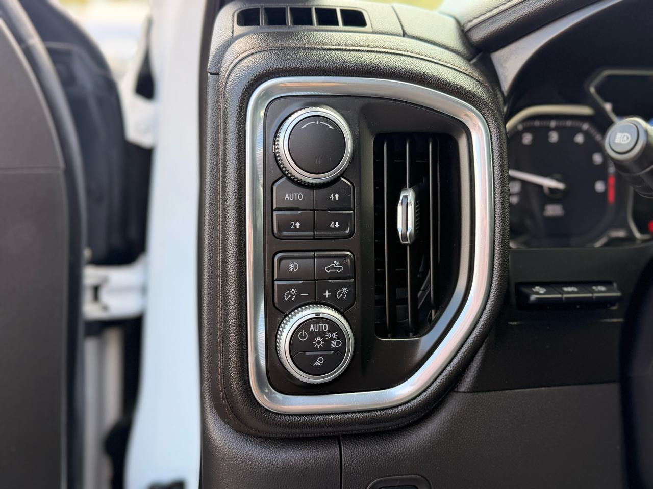 GMC Sierra 1500 AT4 Crew Cab 4WD 2019