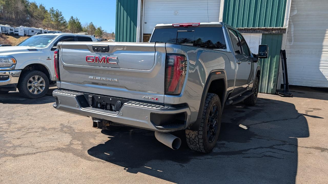 GMC Sierra 2500HD AT4 Crew Cab 4WD 2024