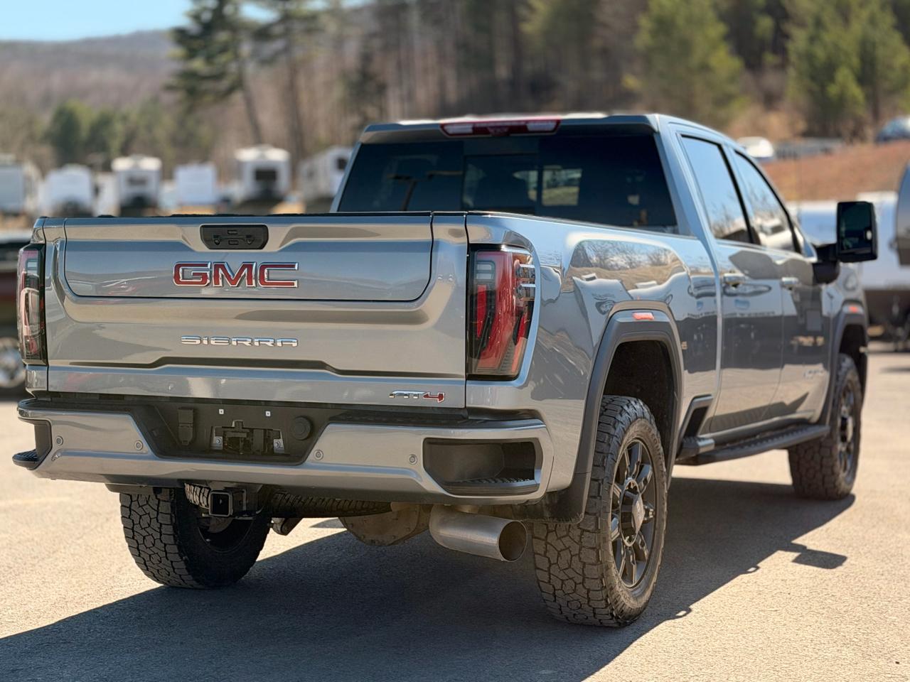GMC Sierra 2500HD AT4 Crew Cab 4WD 2024