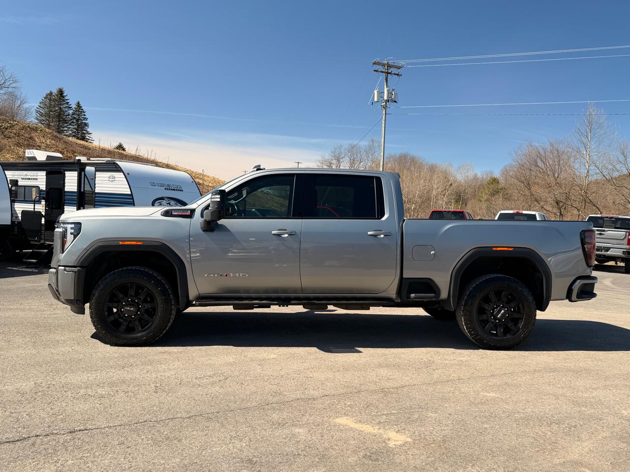 GMC Sierra 2500HD AT4 Crew Cab 4WD 2024