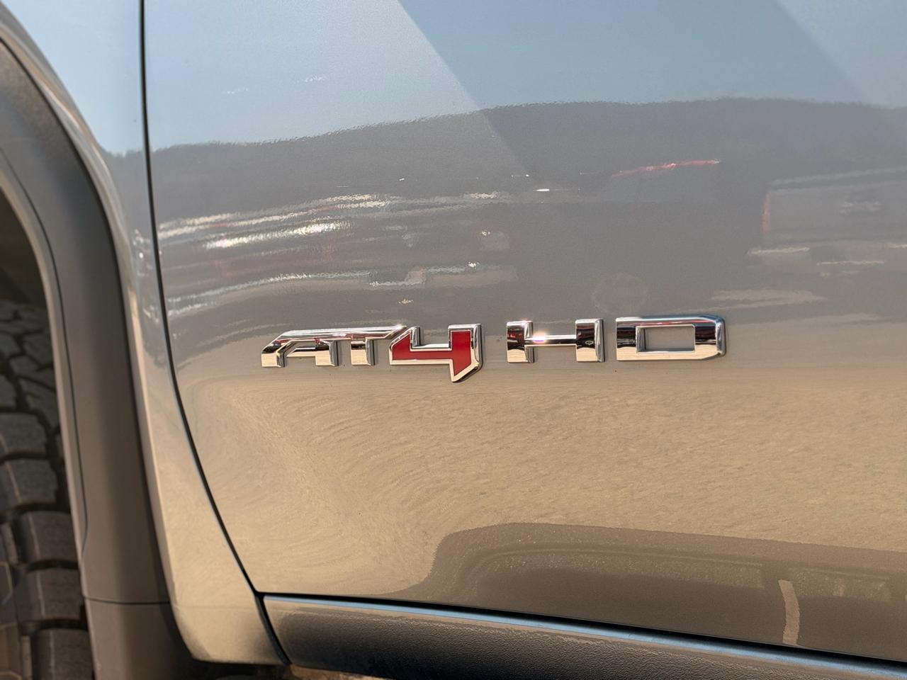 GMC Sierra 2500HD AT4 Crew Cab 4WD 2024