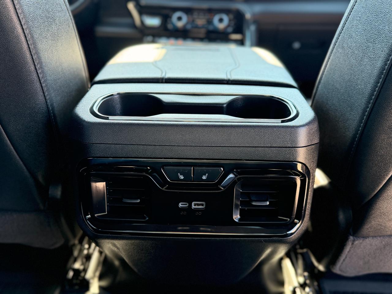 GMC Sierra 2500HD AT4 Crew Cab 4WD 2024