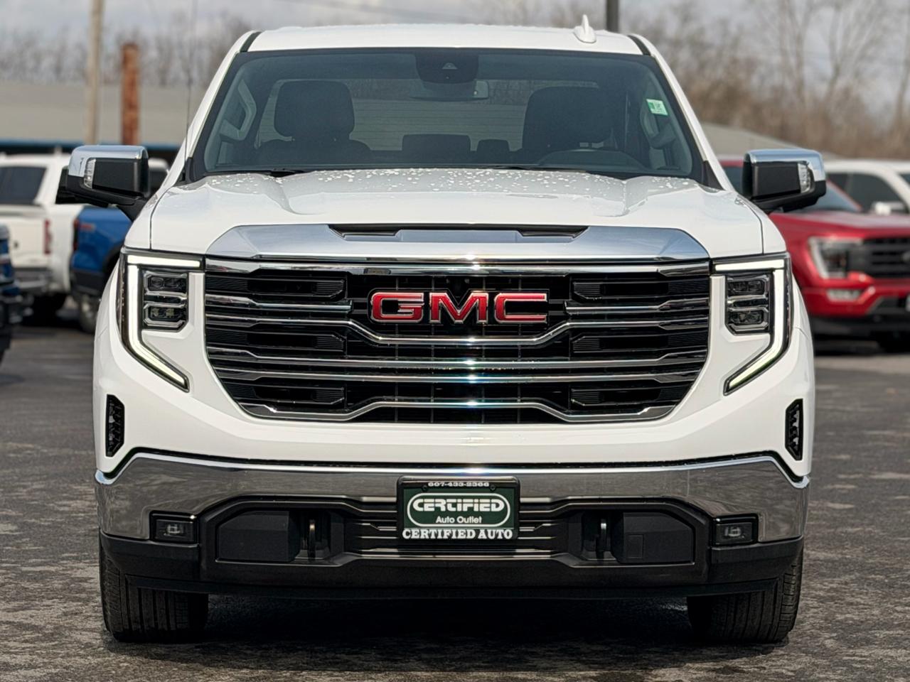 GMC Sierra 1500 SLT Crew Cab 4WD 2026