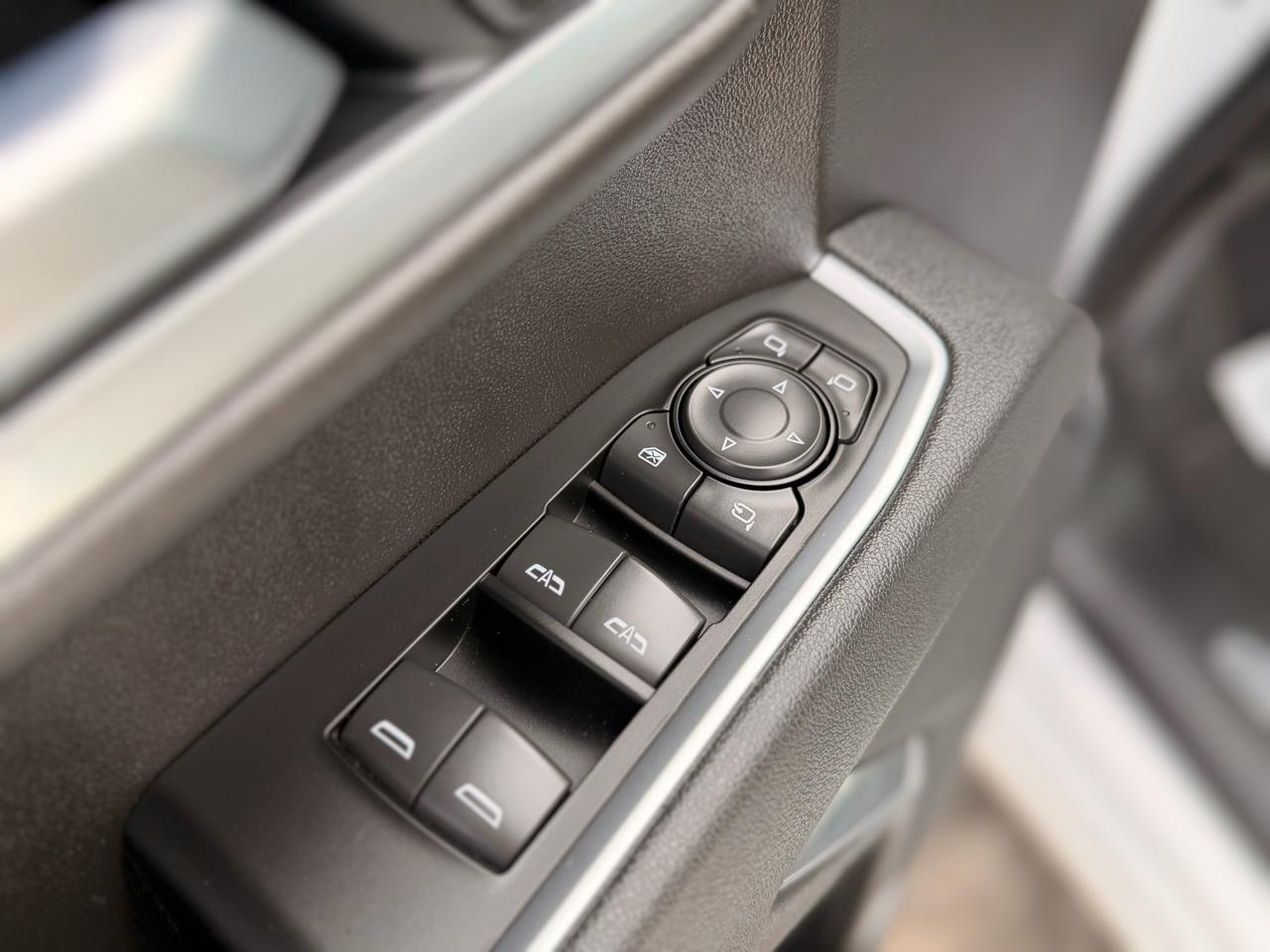 GMC Sierra 1500 SLT Crew Cab 4WD 2026