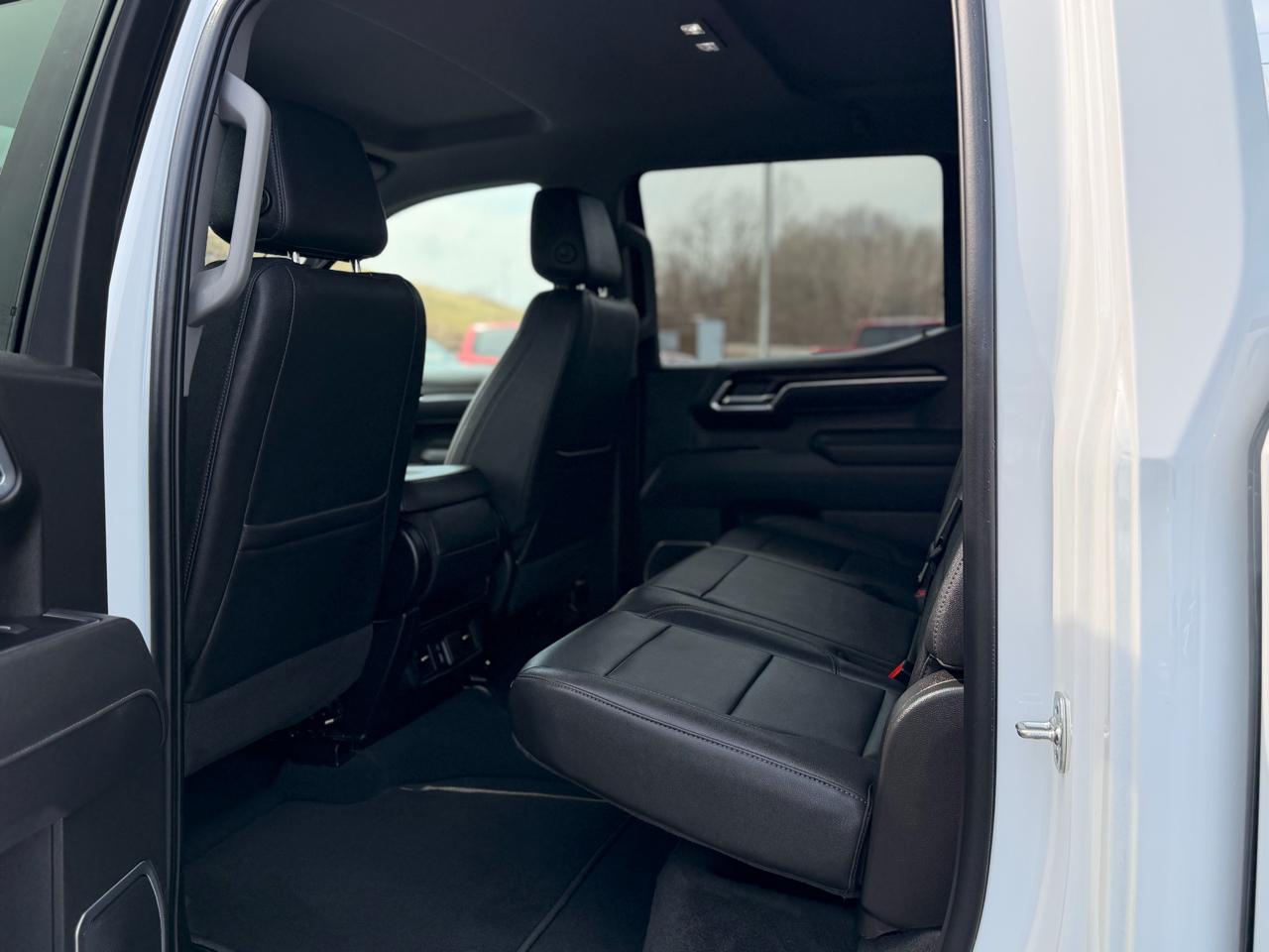 GMC Sierra 1500 SLT Crew Cab 4WD 2026