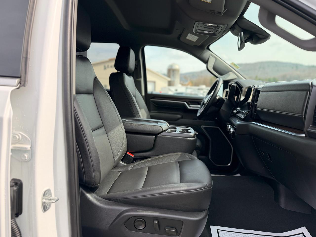 GMC Sierra 1500 SLT Crew Cab 4WD 2026