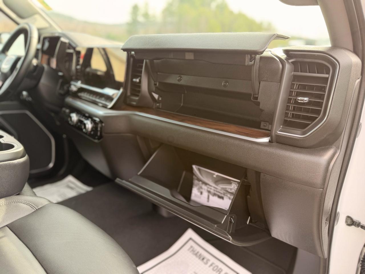 GMC Sierra 1500 SLT Crew Cab 4WD 2026