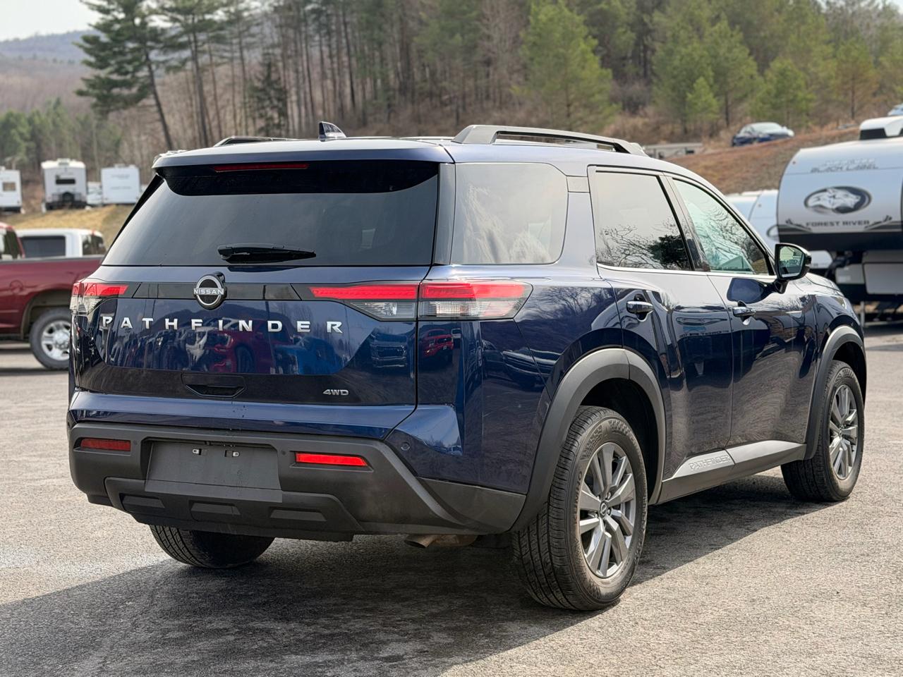 Nissan Pathfinder SV 4WD 2025