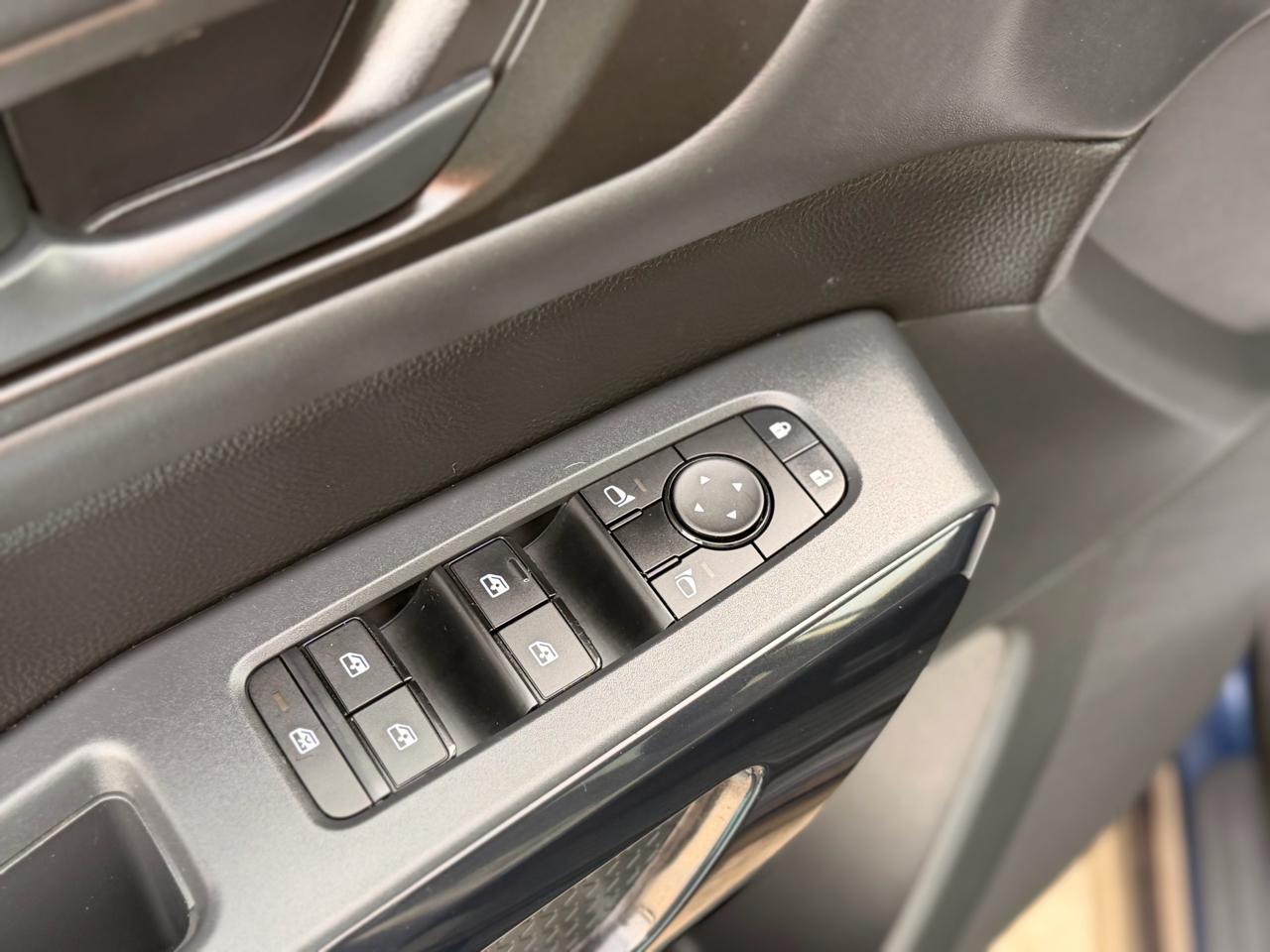 Nissan Pathfinder SV 4WD 2025