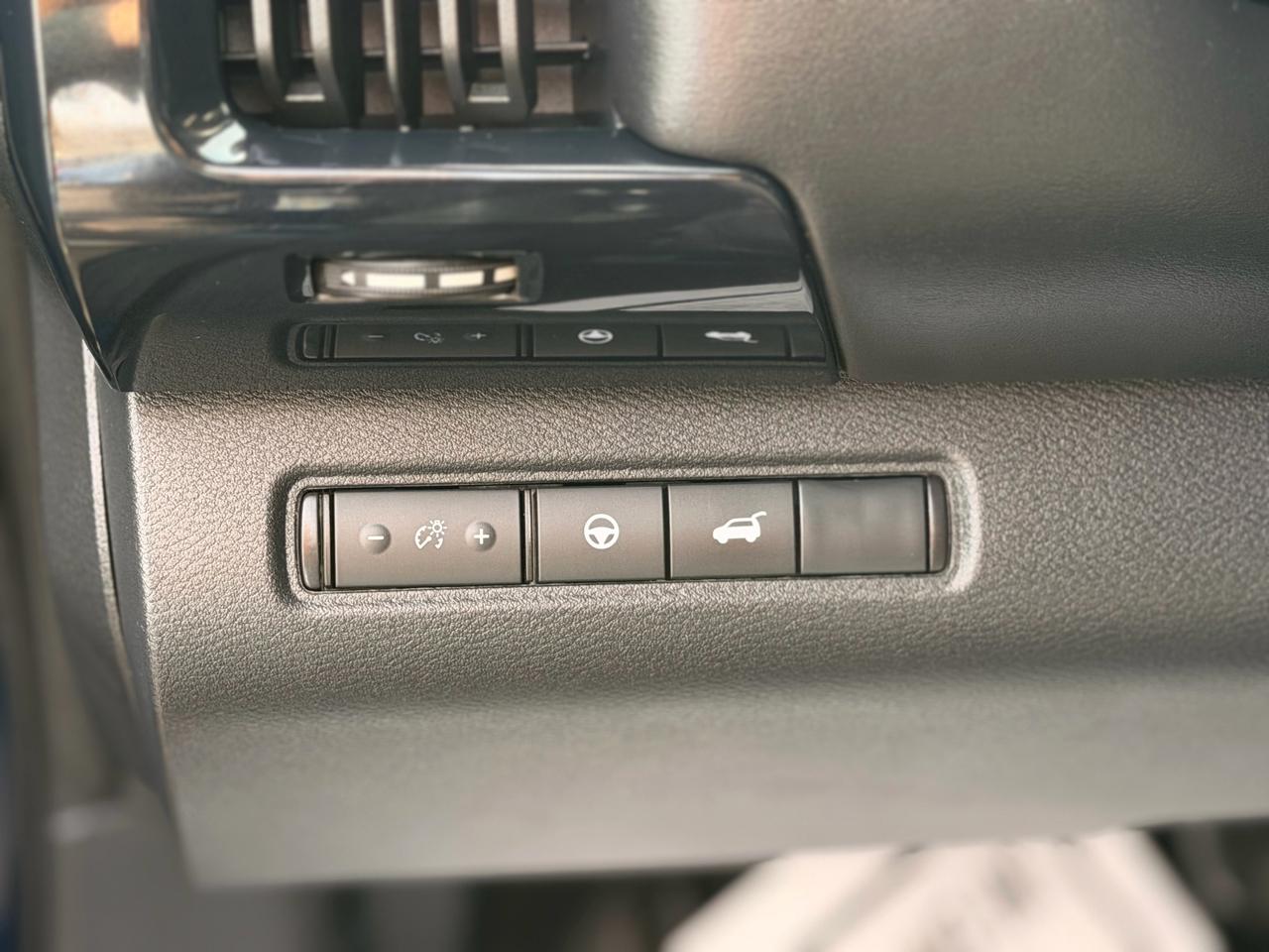 Nissan Pathfinder SV 4WD 2025