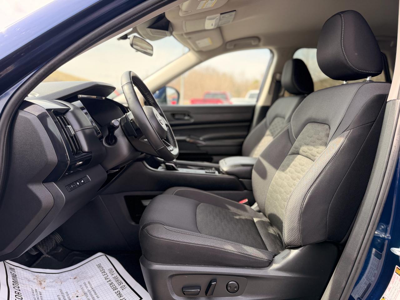 Nissan Pathfinder SV 4WD 2025