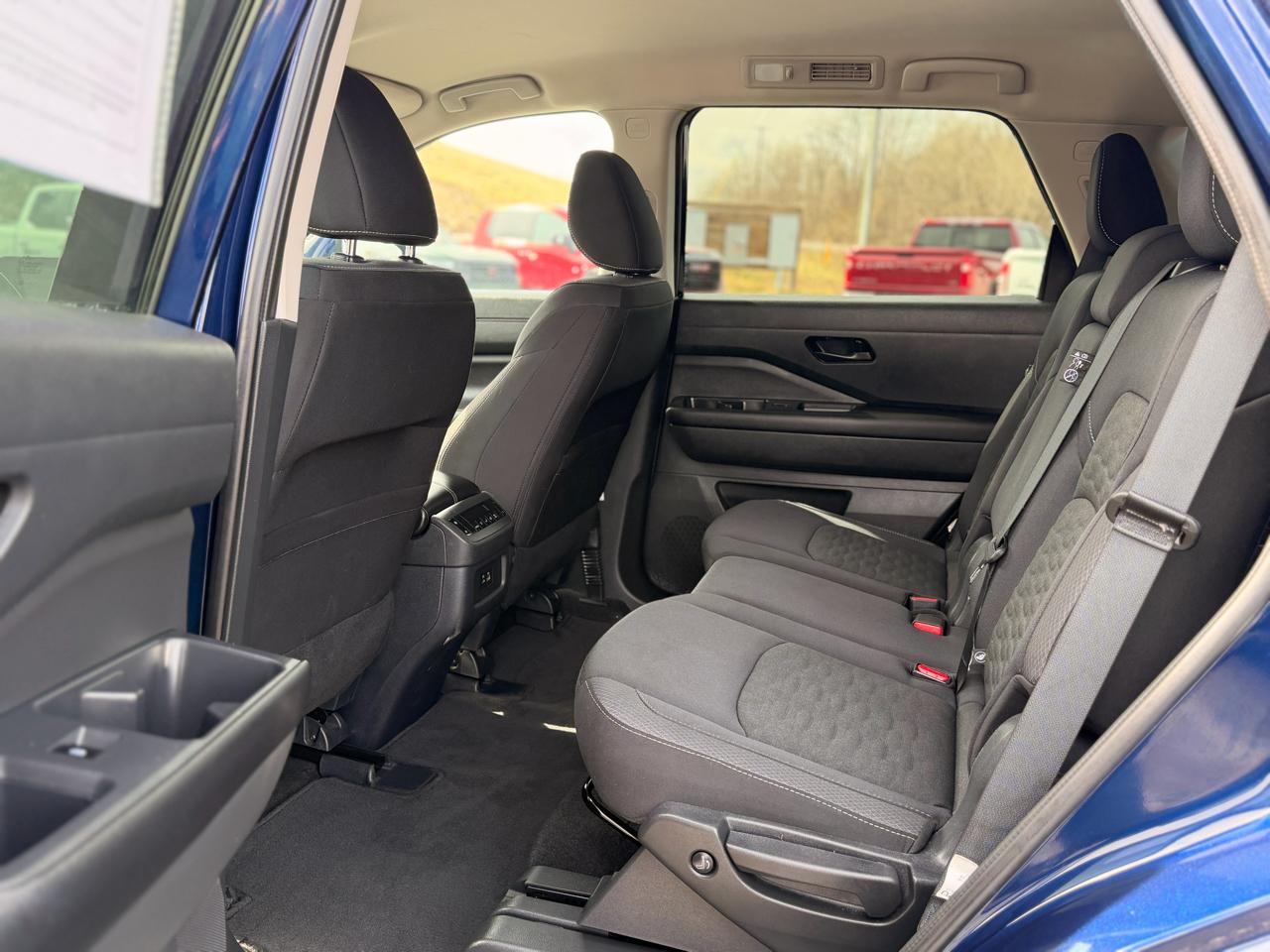 Nissan Pathfinder SV 4WD 2025