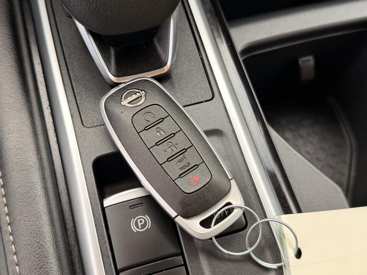 Nissan Pathfinder SV 4WD 2025