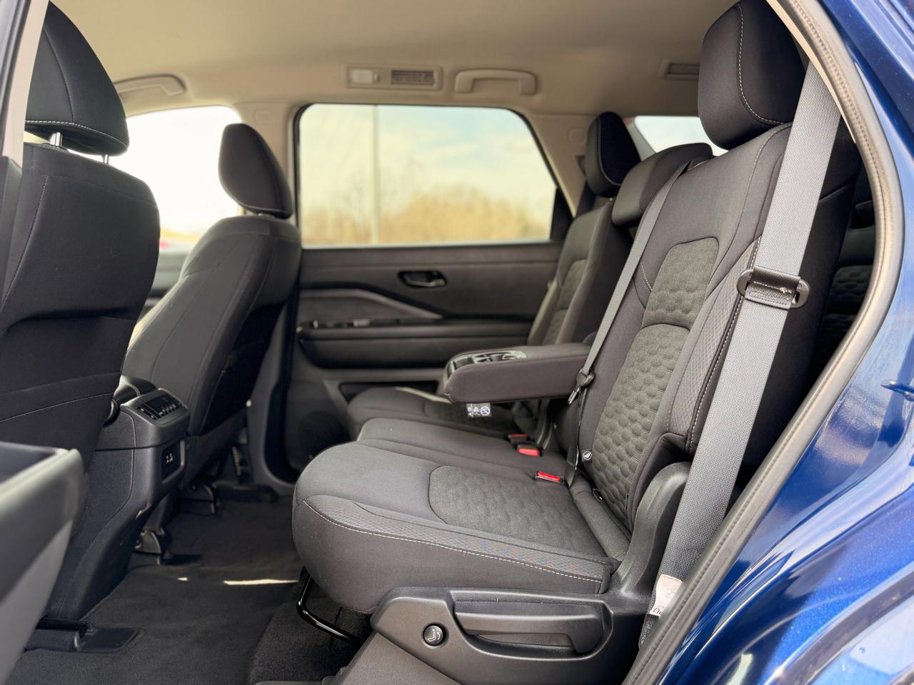 Nissan Pathfinder SV 4WD 2025