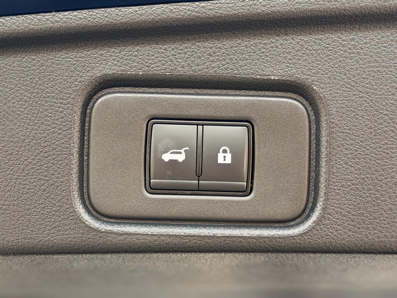 Nissan Pathfinder SV 4WD 2025