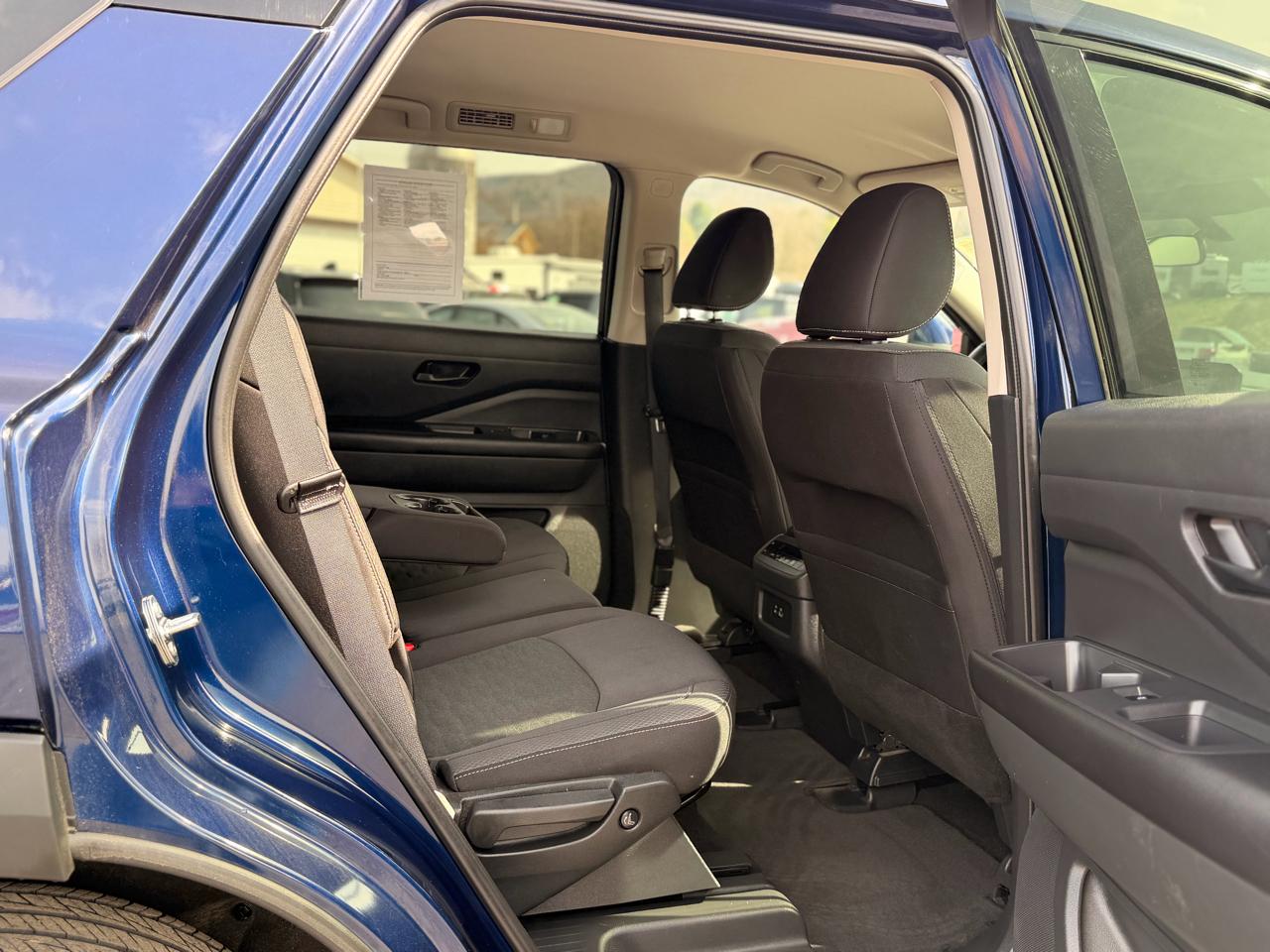 Nissan Pathfinder SV 4WD 2025