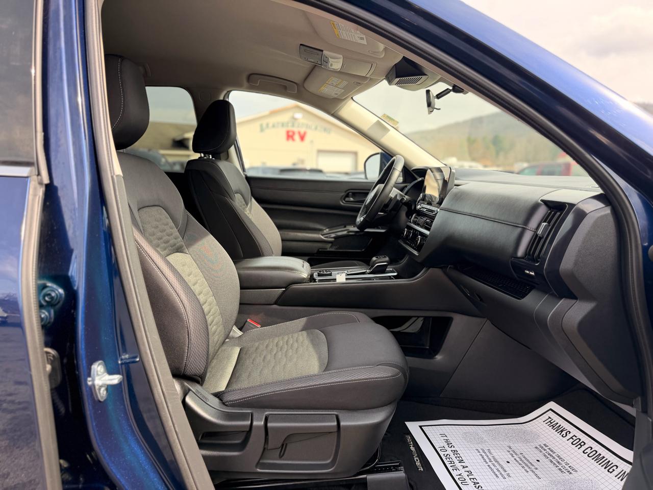 Nissan Pathfinder SV 4WD 2025