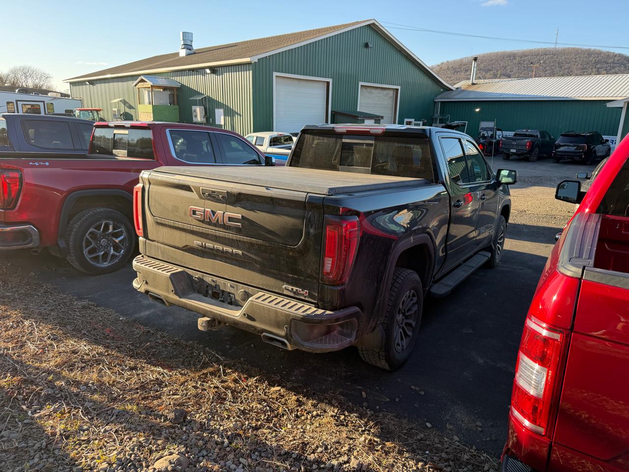 GMC Sierra 1500 AT4 Crew Cab Short Box 4WD 2021