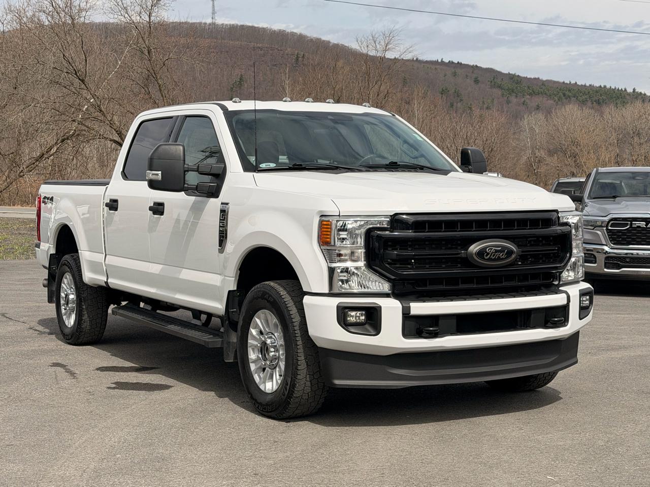 Ford F-250 SD XLT Crew Cab 4WD 2022