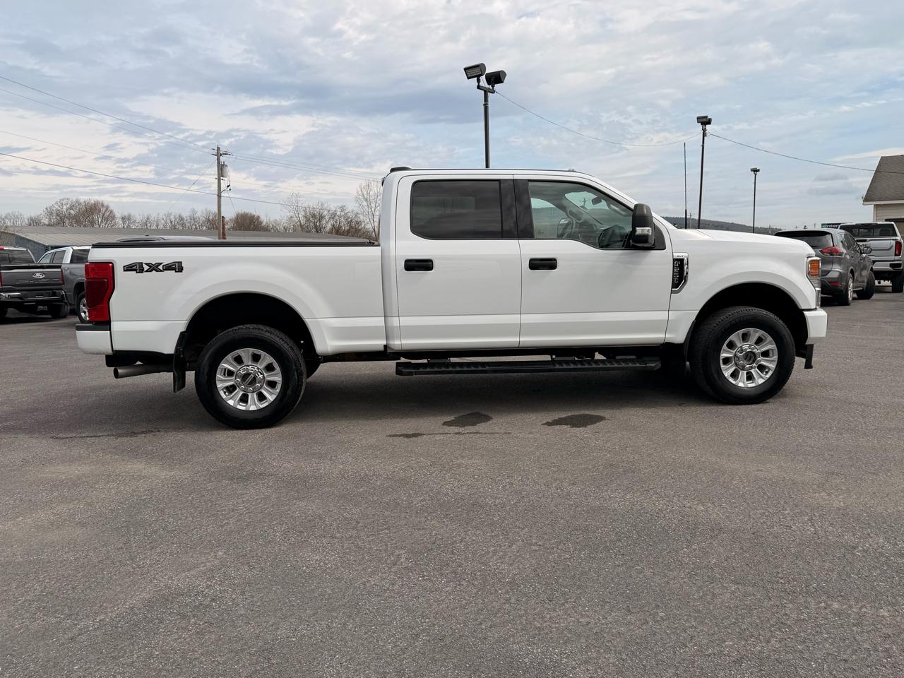 Ford F-250 SD XLT Crew Cab 4WD 2022