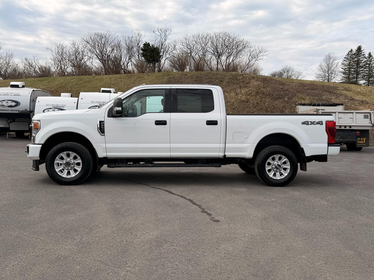 Ford F-250 SD XLT Crew Cab 4WD 2022