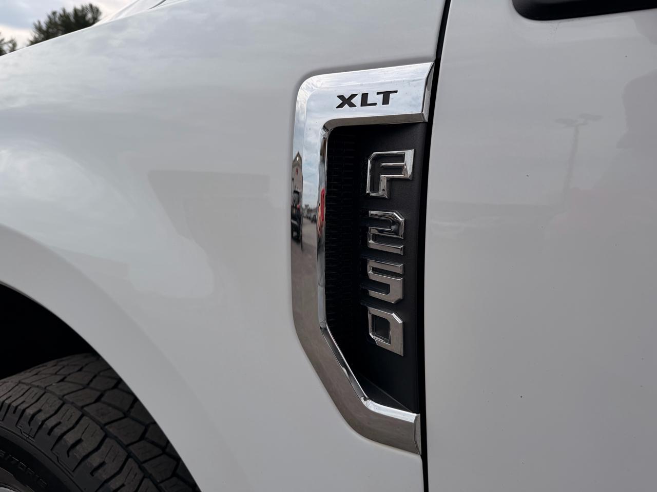 Ford F-250 SD XLT Crew Cab 4WD 2022