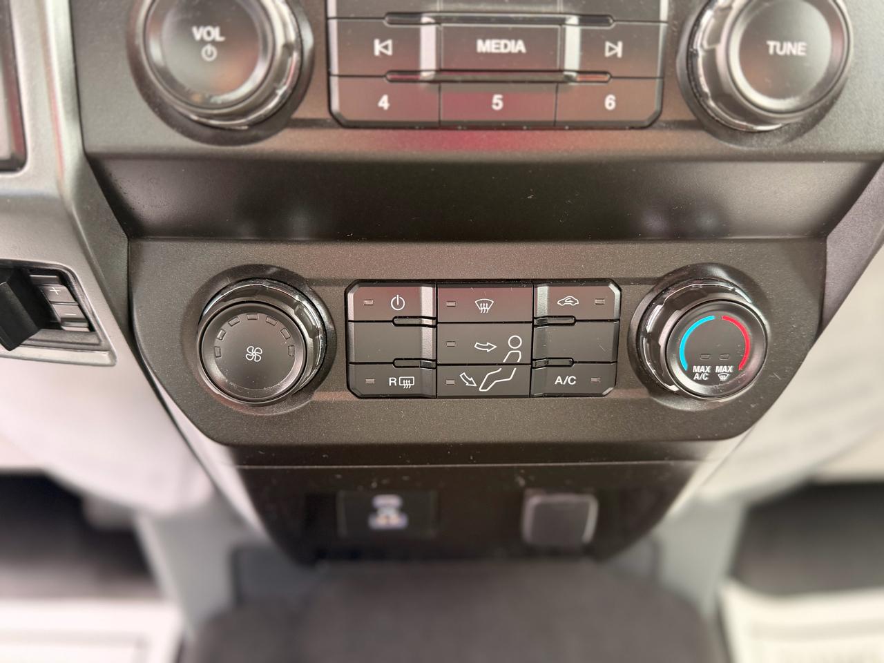 Ford F-250 SD XLT Crew Cab 4WD 2022